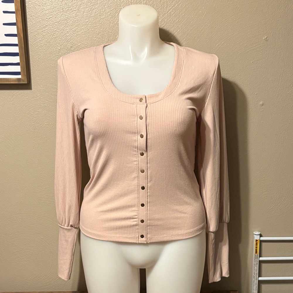 NWT - Women’s Blush Pink Ribbed Snap-Front Long Sleeve Top